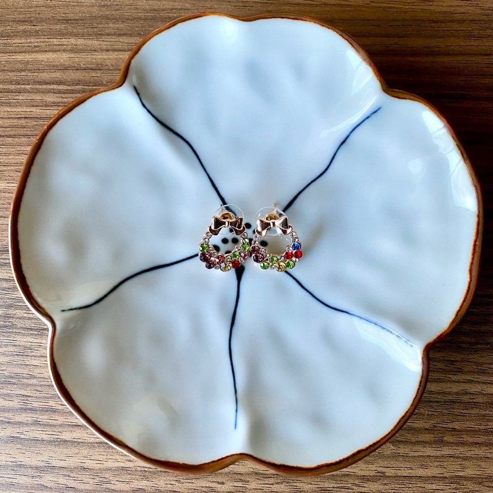 Holiday Gold Wreath Gem Stud Earrings